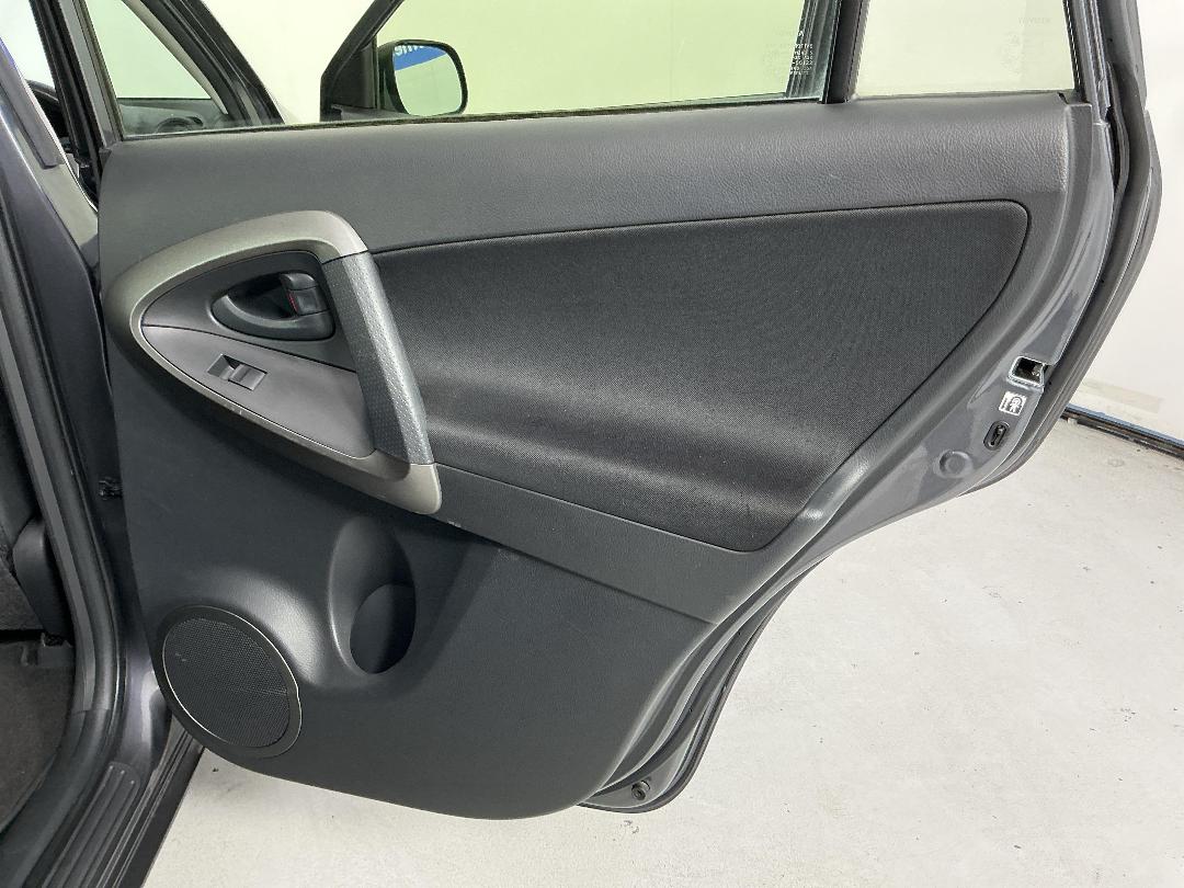 Photo '19' of Toyota Rav4