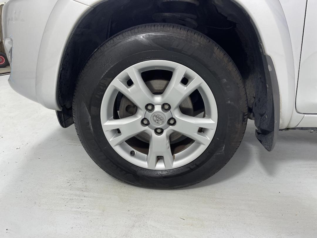 Photo '10' of Toyota Rav4