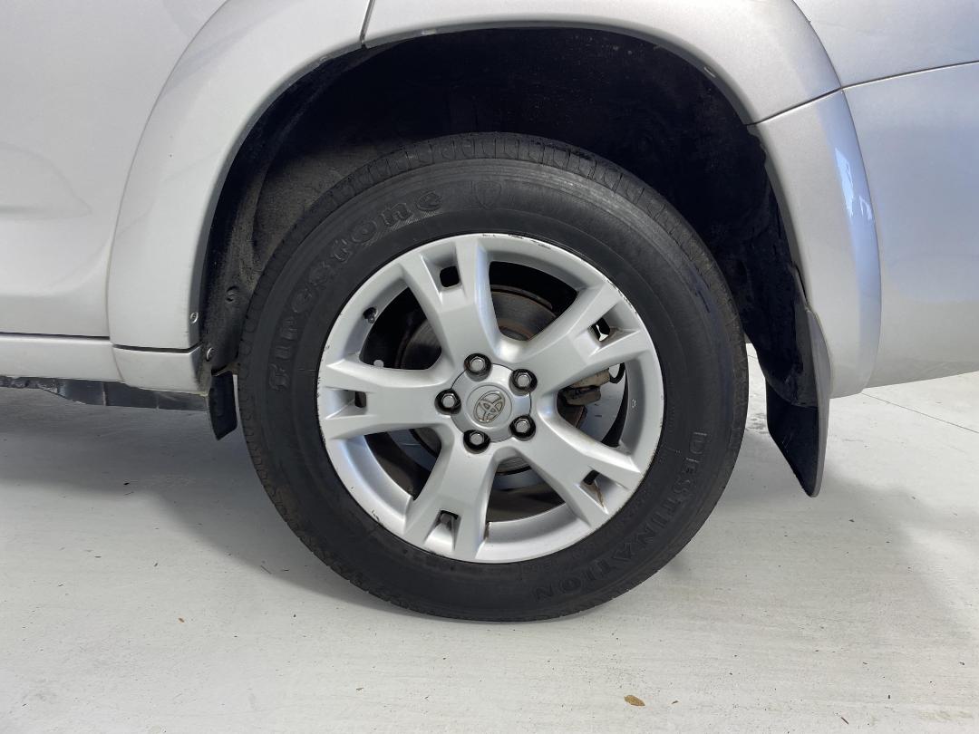 Photo '11' of Toyota Rav4