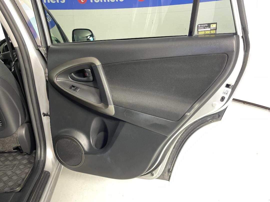 Photo '19' of Toyota Rav4