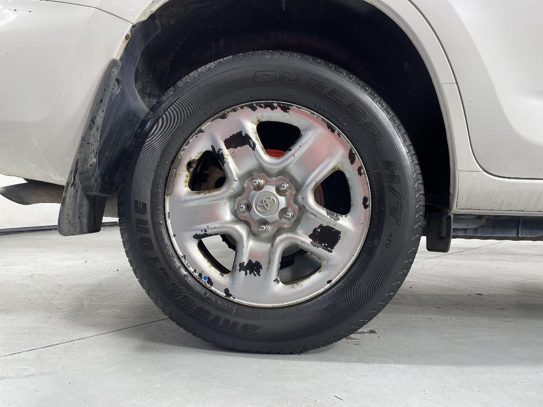 Photo '12' of Toyota Rav4