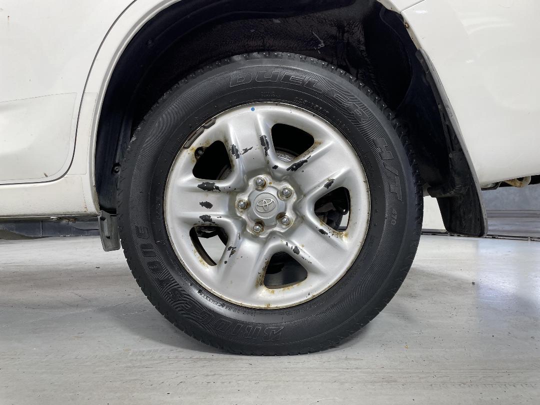 Photo '11' of Toyota Rav4