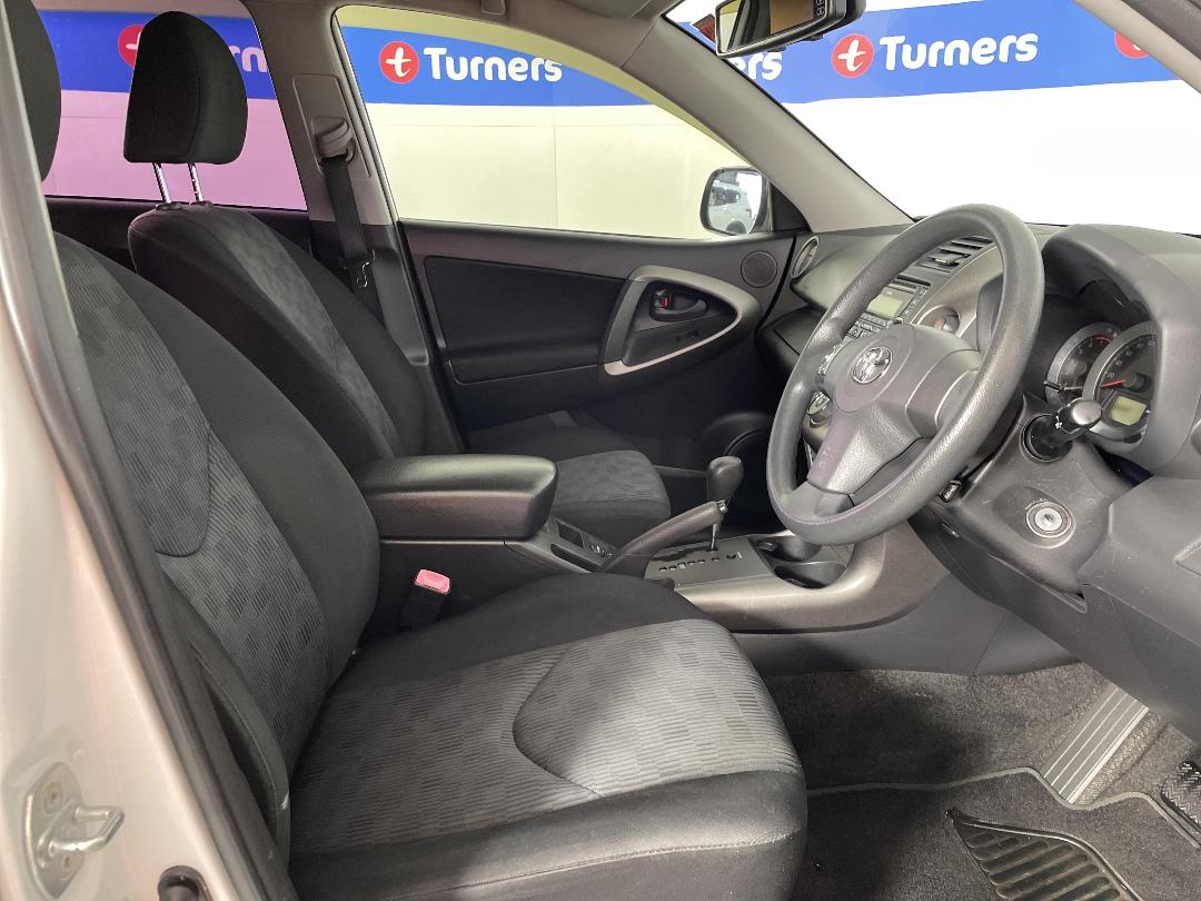 Photo '16' of Toyota Rav4