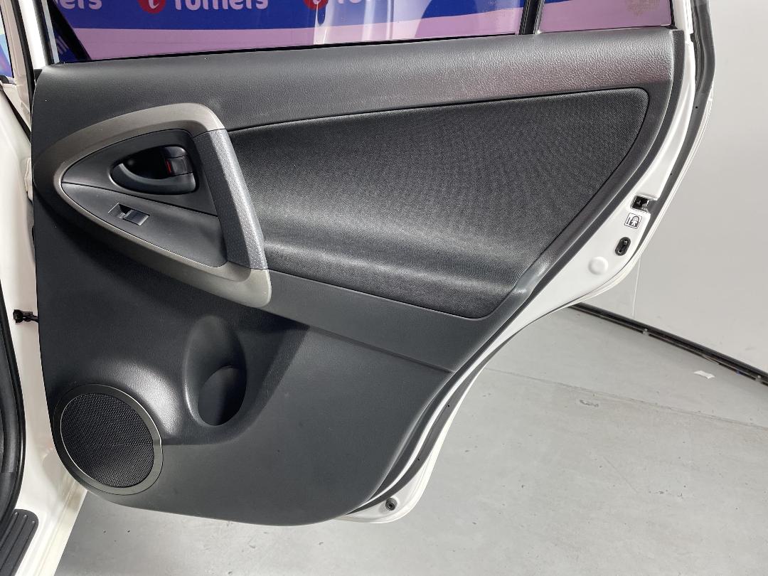 Photo '19' of Toyota Rav4