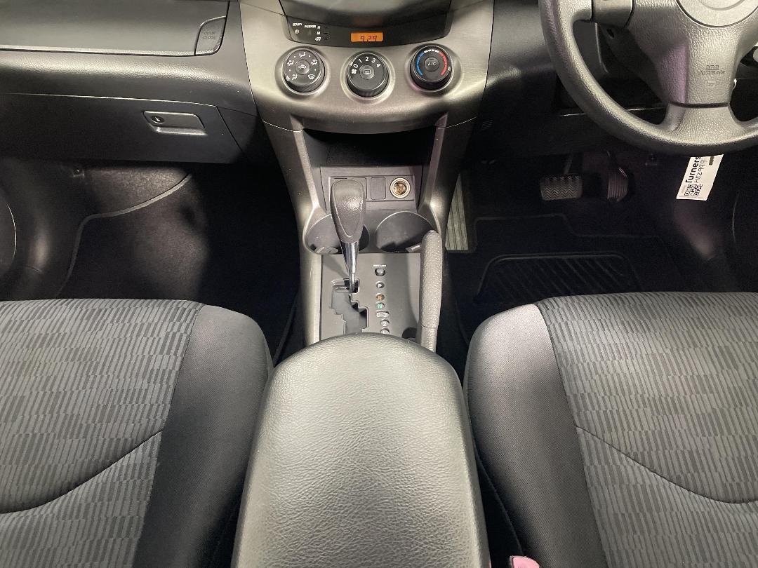 Photo '18' of Toyota Rav4