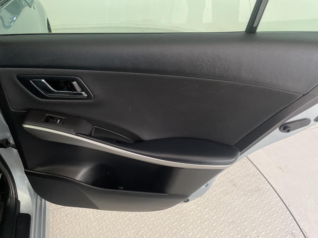 Photo '19' of Toyota SAI