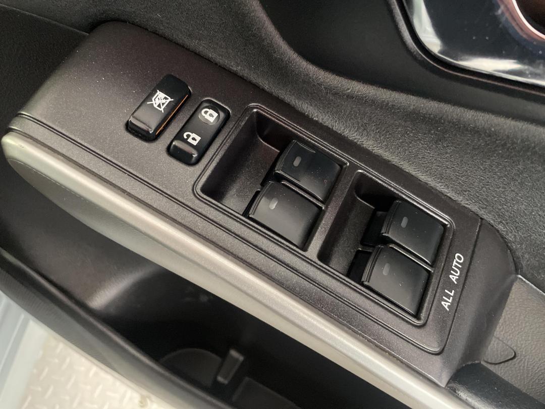 Photo '24' of Toyota SAI