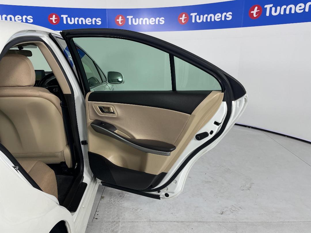 Photo '19' of Toyota SAI