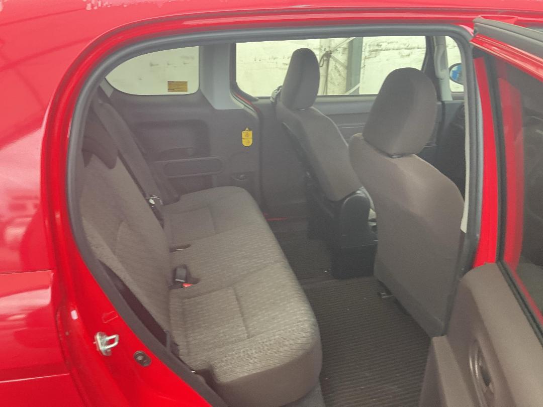 Photo '17' of Toyota Spade Photo '17' of Toyota Spade