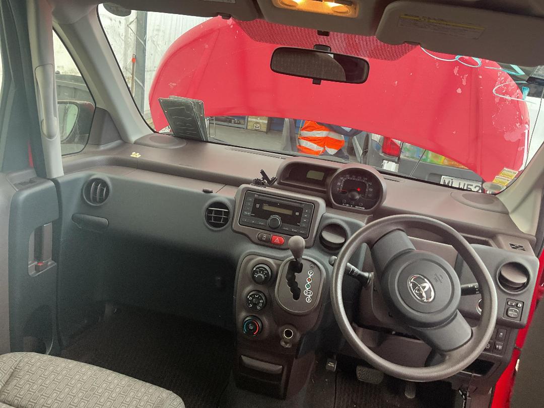 Photo '18' of Toyota Spade Photo '18' of Toyota Spade