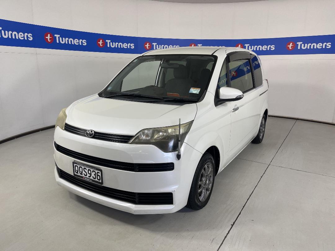 Photo '4' of Toyota Spade Photo '4' of Toyota Spade