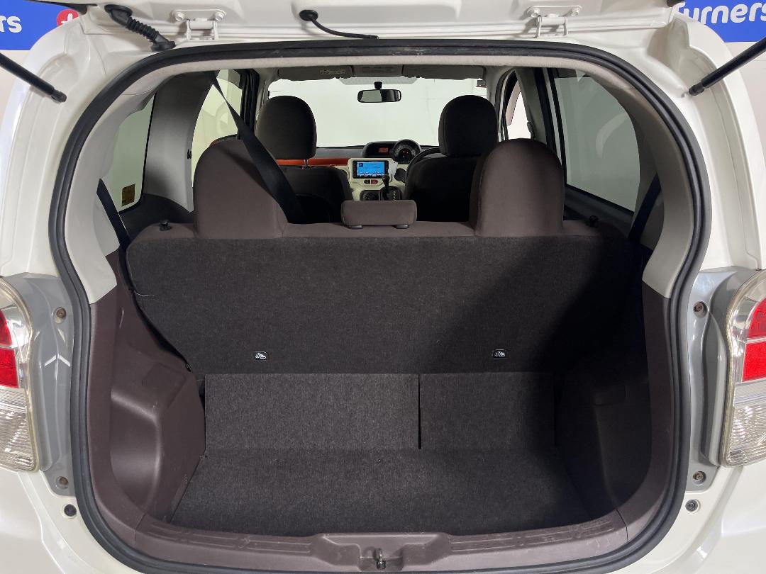 Photo '14' of Toyota Spade Photo '14' of Toyota Spade