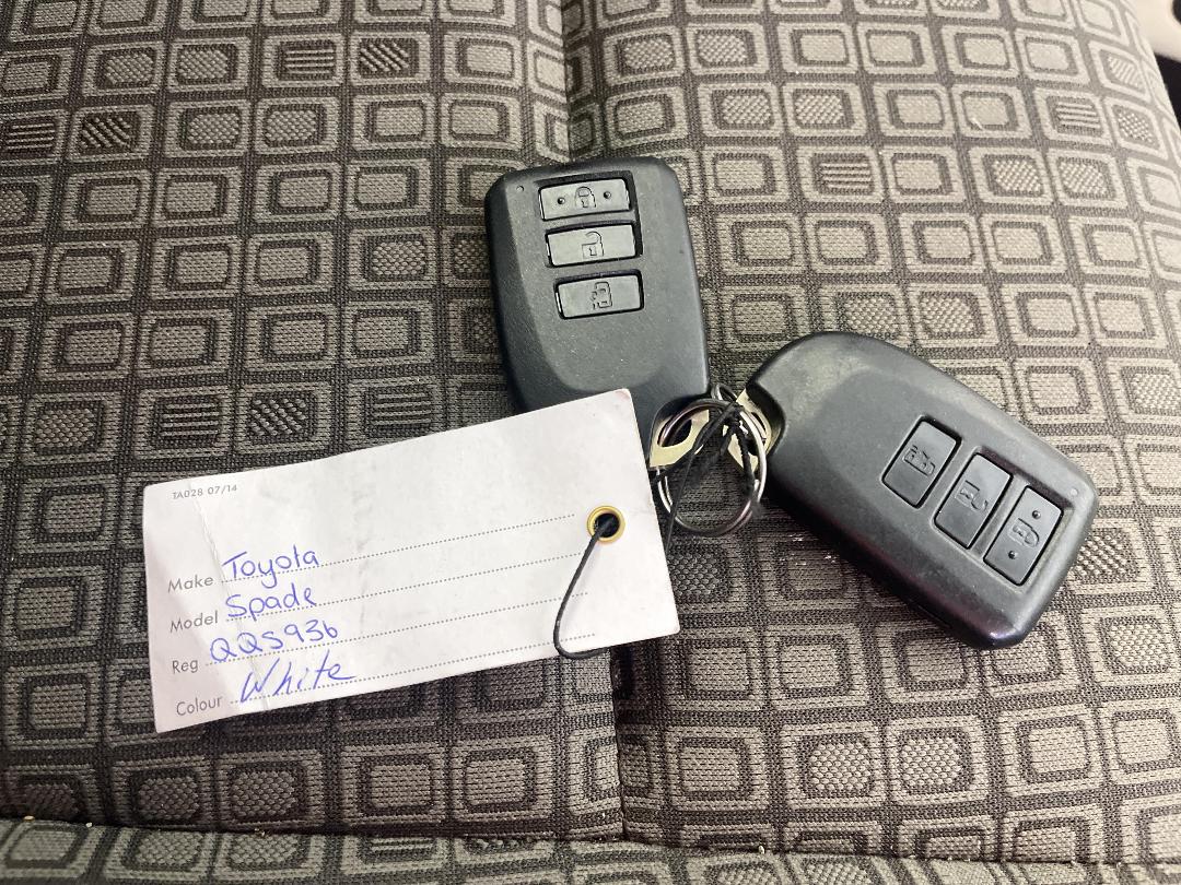 Photo '22' of Toyota Spade Photo '22' of Toyota Spade