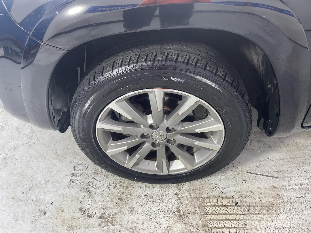 Photo '10' of Toyota Vanguard Photo '10' of Toyota Vanguard