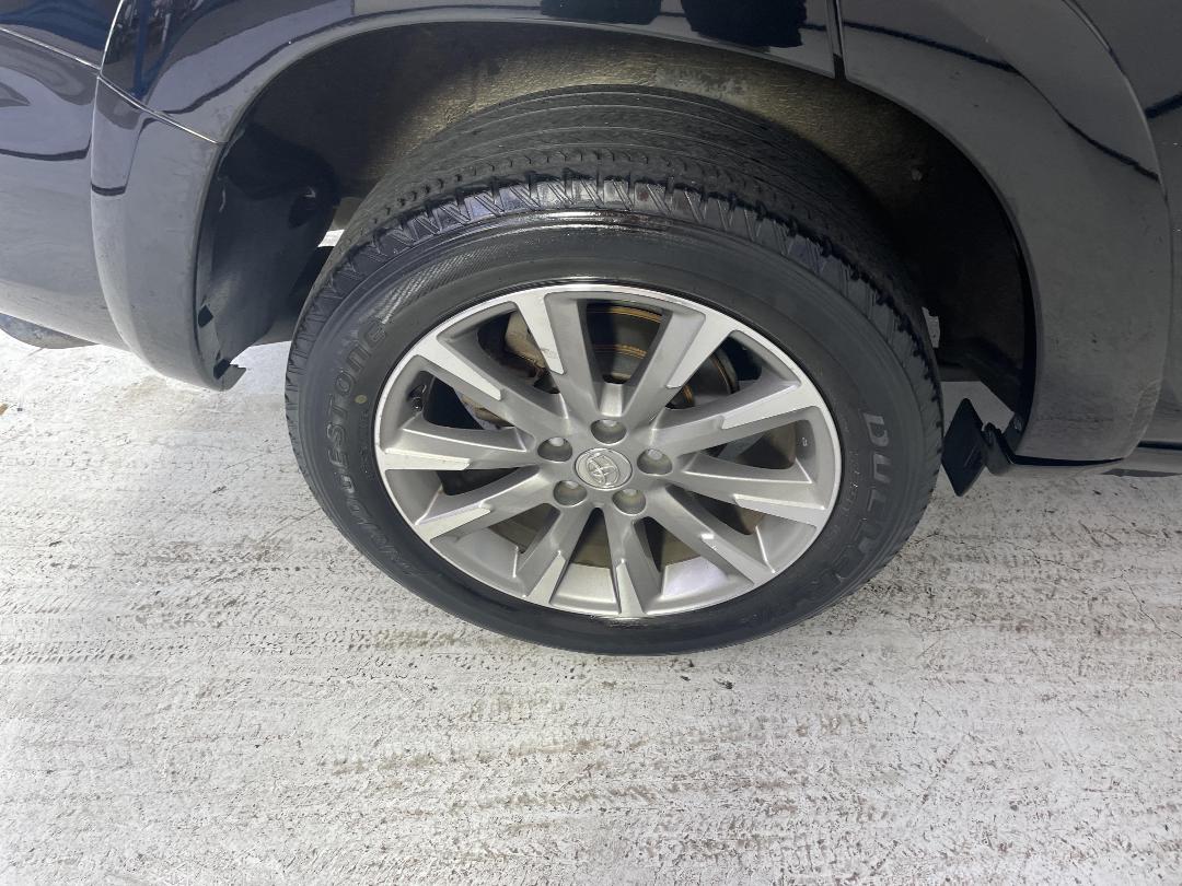 Photo '12' of Toyota Vanguard Photo '12' of Toyota Vanguard