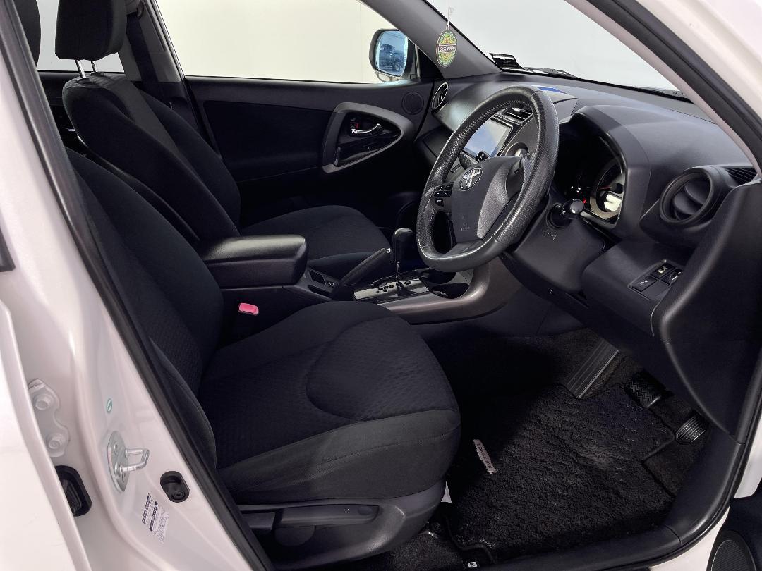 Photo '16' of Toyota Vanguard Photo '16' of Toyota Vanguard