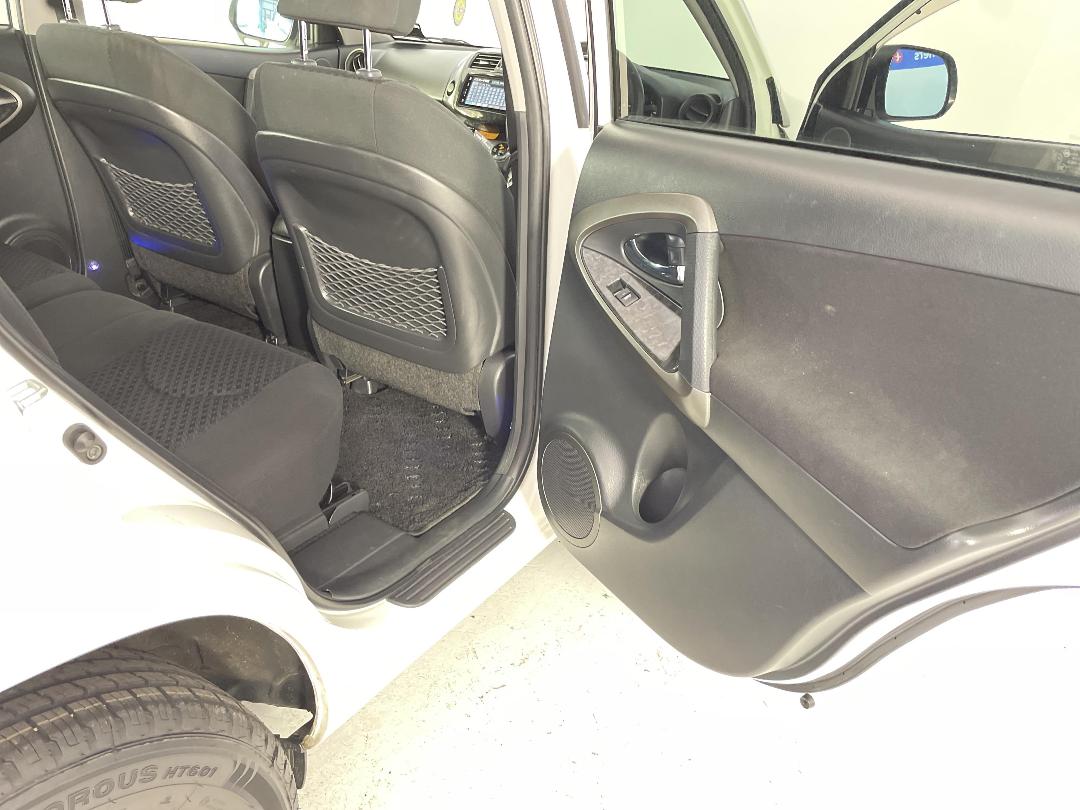 Photo '19' of Toyota Vanguard Photo '19' of Toyota Vanguard