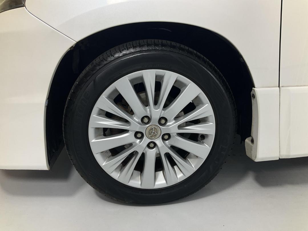 Photo '10' of Toyota Vellfire Photo '10' of Toyota Vellfire