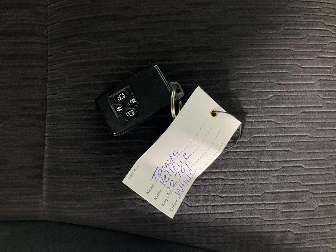 Photo '22' of Toyota Vellfire Photo '22' of Toyota Vellfire