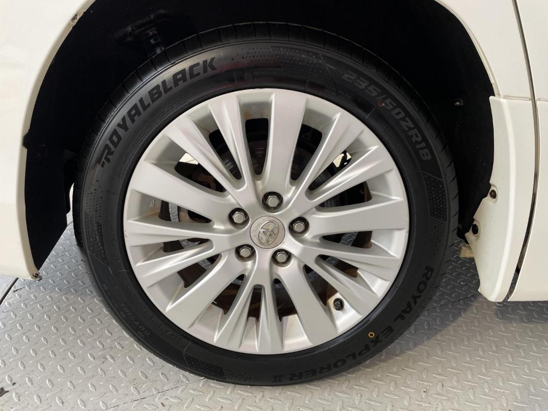 Photo '12' of Toyota Vellfire Photo '12' of Toyota Vellfire