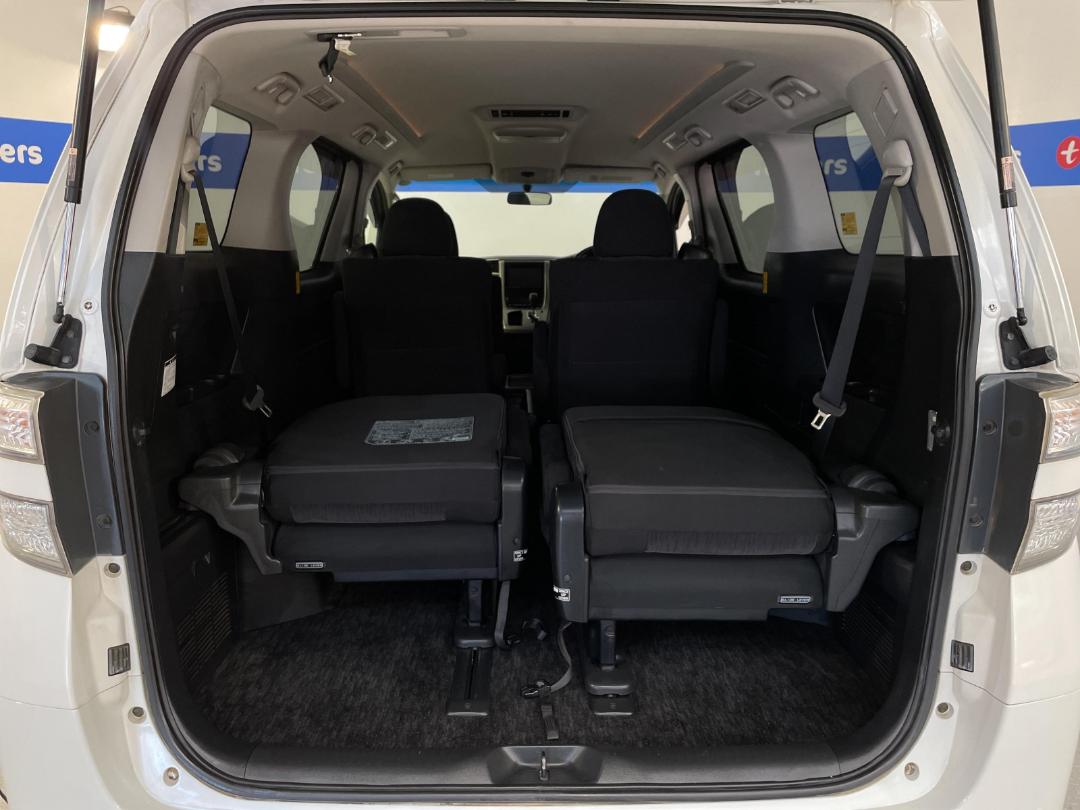 Photo '14' of Toyota Vellfire Photo '14' of Toyota Vellfire