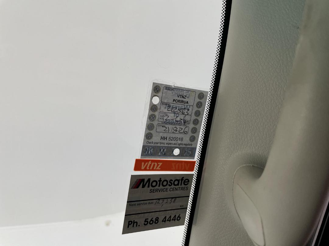 Photo '28' of Toyota Vellfire Photo '28' of Toyota Vellfire