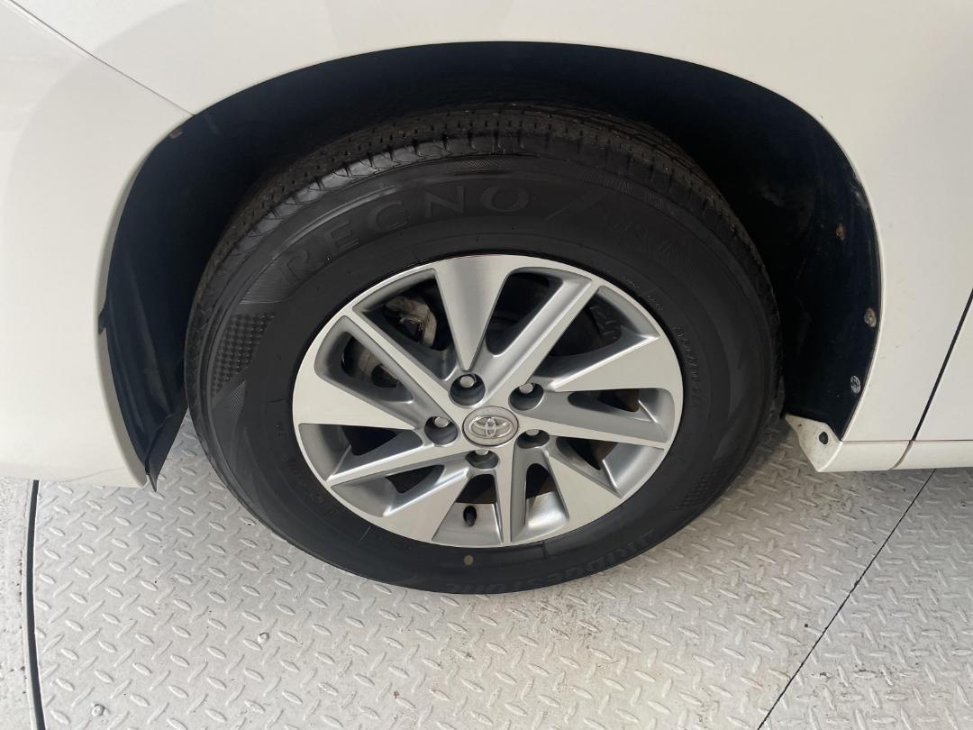 Photo '10' of Toyota Vellfire Photo '10' of Toyota Vellfire