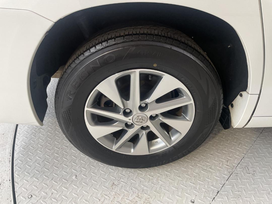 Photo '12' of Toyota Vellfire Photo '12' of Toyota Vellfire