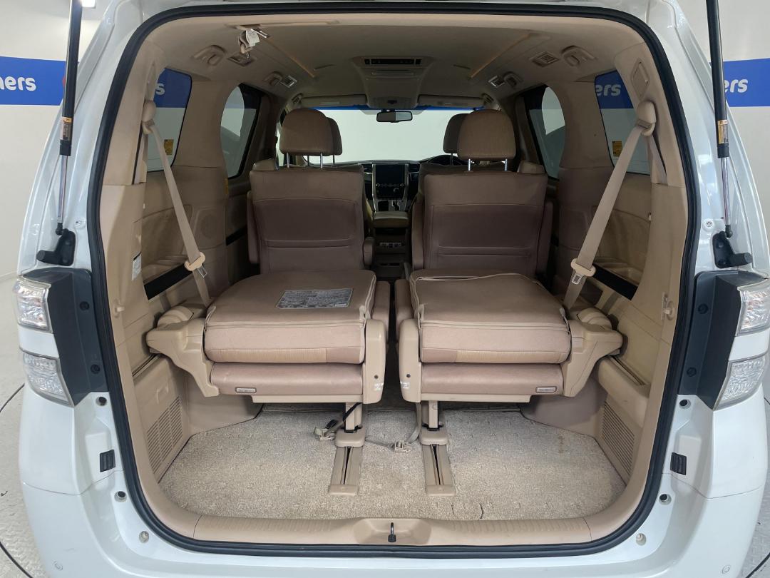 Photo '14' of Toyota Vellfire Photo '14' of Toyota Vellfire