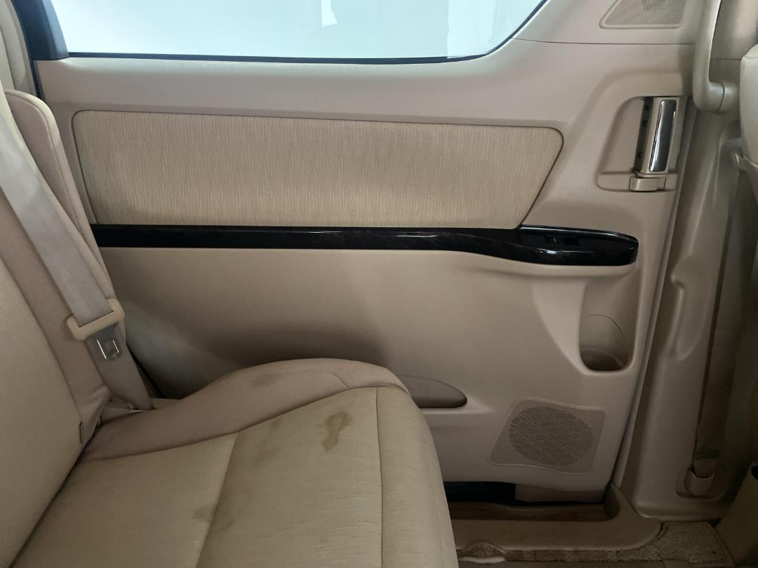 Photo '19' of Toyota Vellfire Photo '19' of Toyota Vellfire