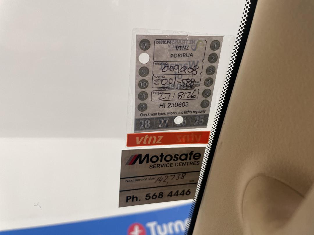 Photo '34' of Toyota Vellfire Photo '34' of Toyota Vellfire