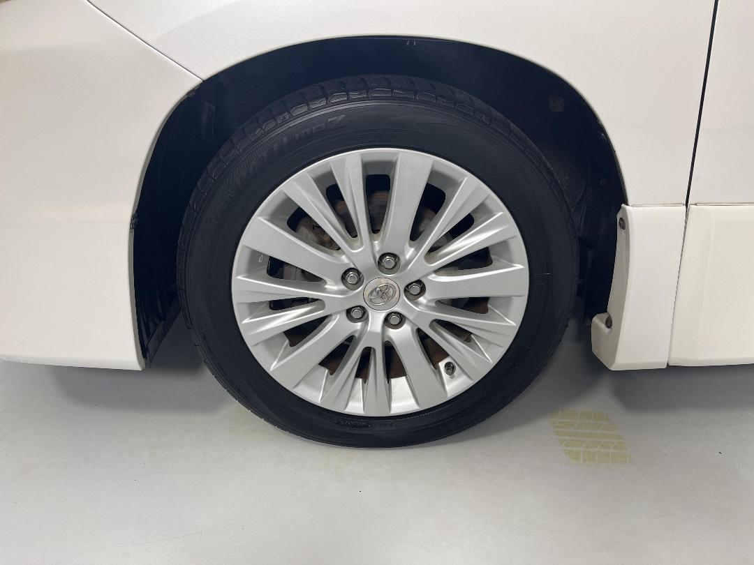 Photo '10' of Toyota Vellfire Photo '10' of Toyota Vellfire