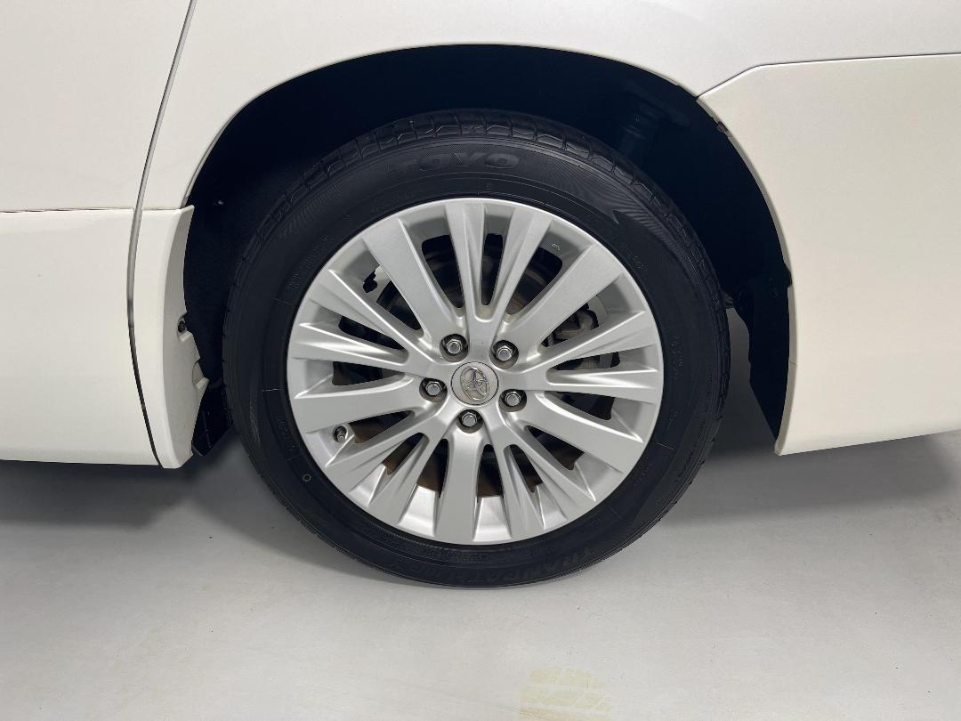 Photo '11' of Toyota Vellfire Photo '11' of Toyota Vellfire