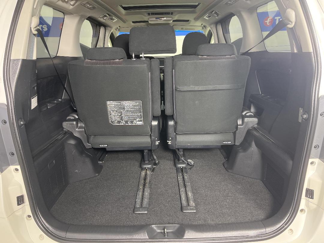 Photo '14' of Toyota Vellfire Photo '14' of Toyota Vellfire