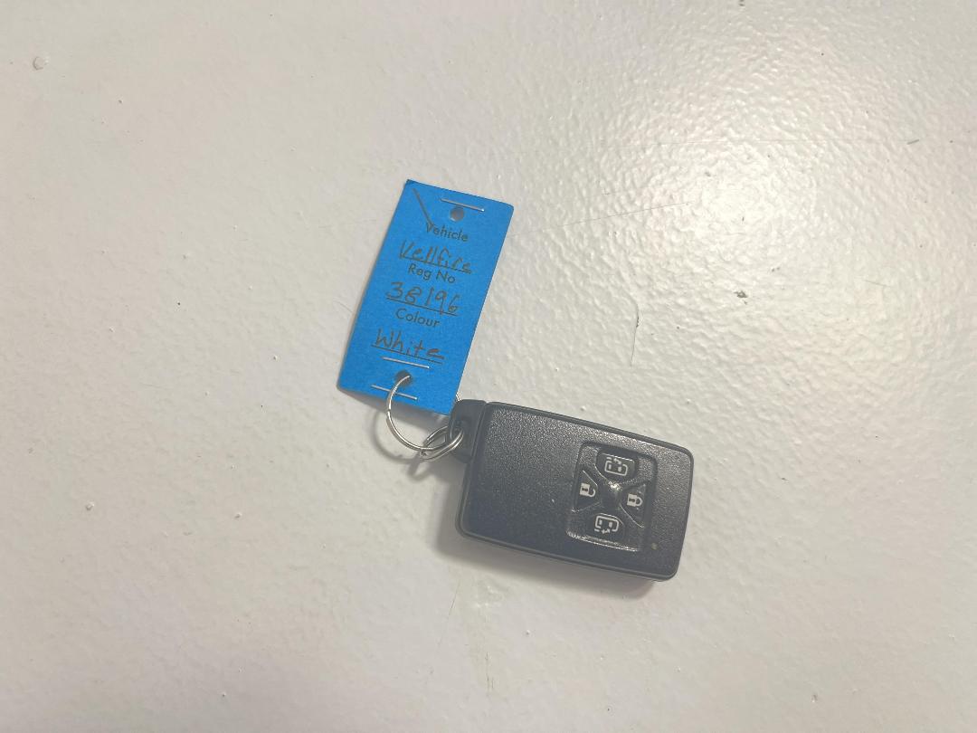 Photo '22' of Toyota Vellfire Photo '22' of Toyota Vellfire