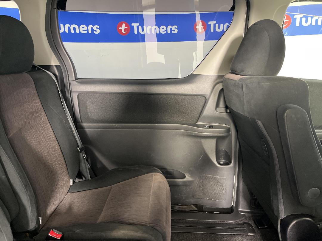 Photo '19' of Toyota Vellfire Photo '19' of Toyota Vellfire