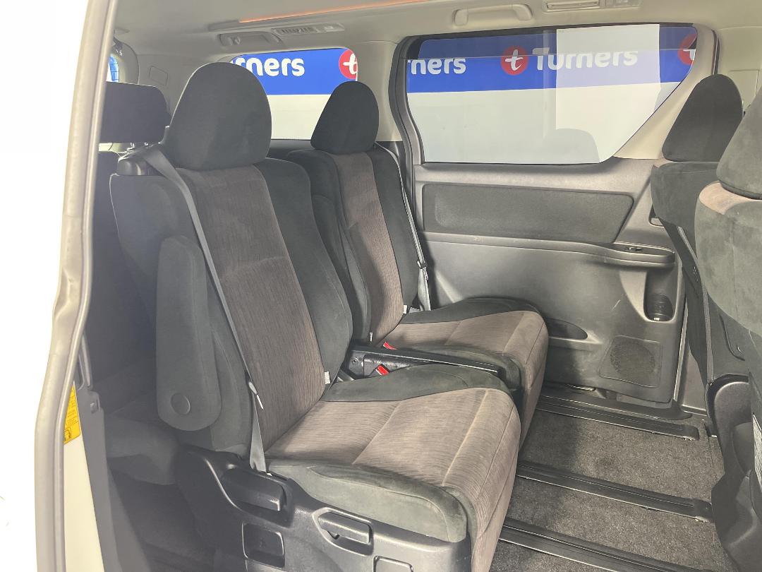 Photo '20' of Toyota Vellfire Photo '20' of Toyota Vellfire