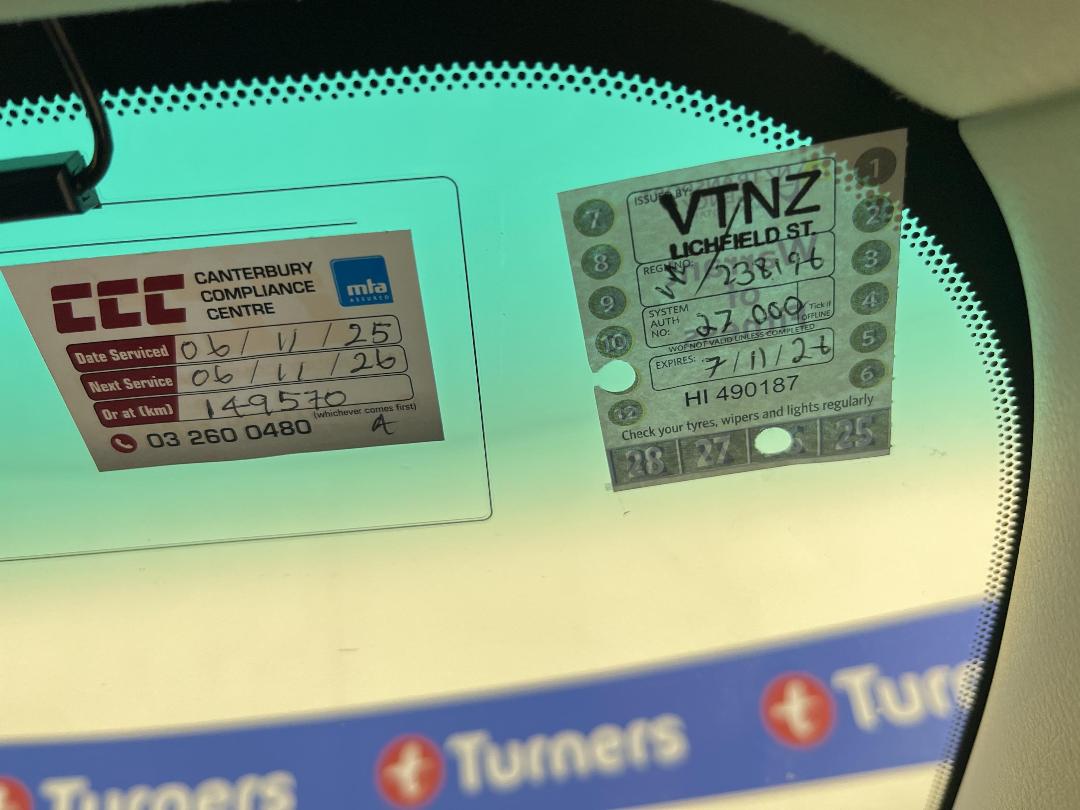 Photo '23' of Toyota Vellfire Photo '23' of Toyota Vellfire