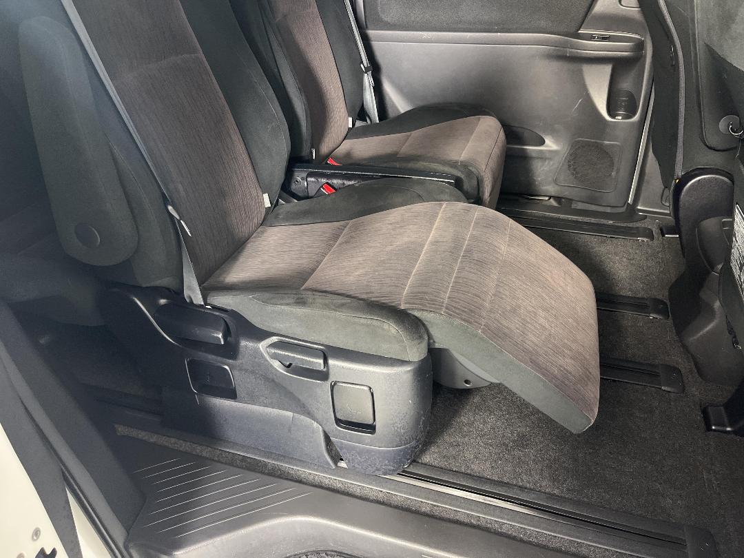 Photo '30' of Toyota Vellfire Photo '30' of Toyota Vellfire