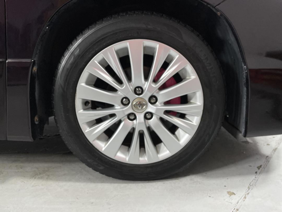 Photo '9' of Toyota Vellfire