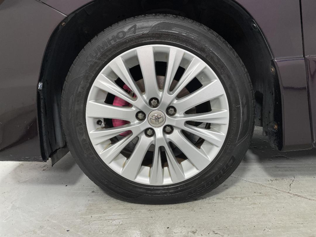 Photo '10' of Toyota Vellfire