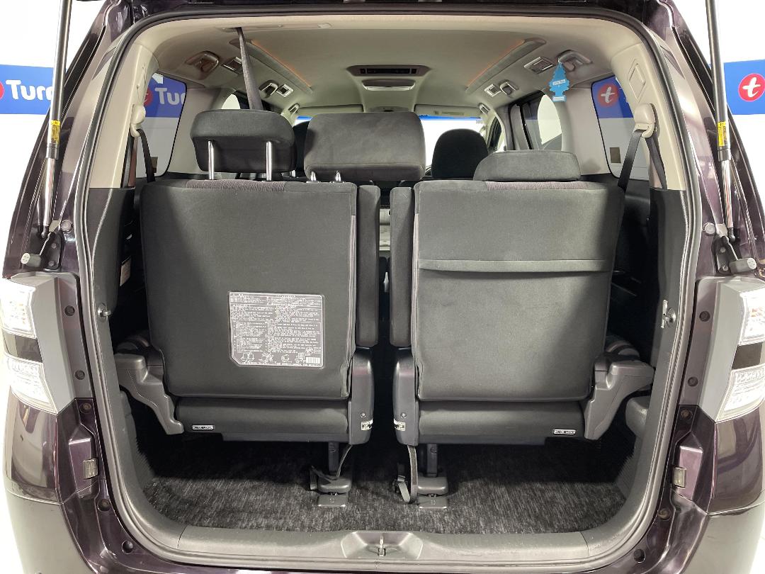 Photo '14' of Toyota Vellfire