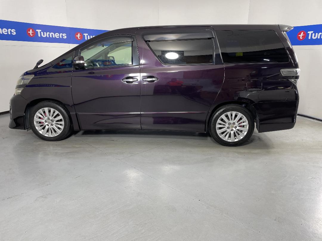 Photo '24' of Toyota Vellfire