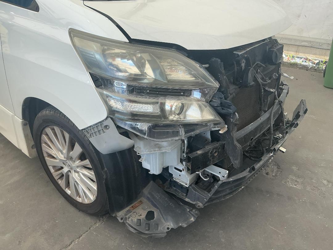 Photo '3' of Toyota Vellfire Photo '3' of Toyota Vellfire