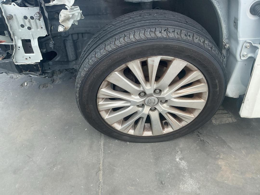 Photo '8' of Toyota Vellfire Photo '8' of Toyota Vellfire