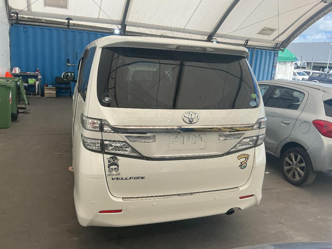 Photo '14' of Toyota Vellfire Photo '14' of Toyota Vellfire