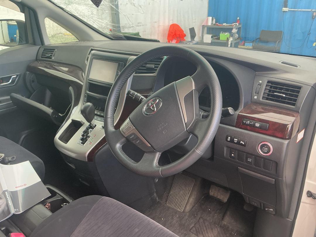 Photo '20' of Toyota Vellfire Photo '20' of Toyota Vellfire