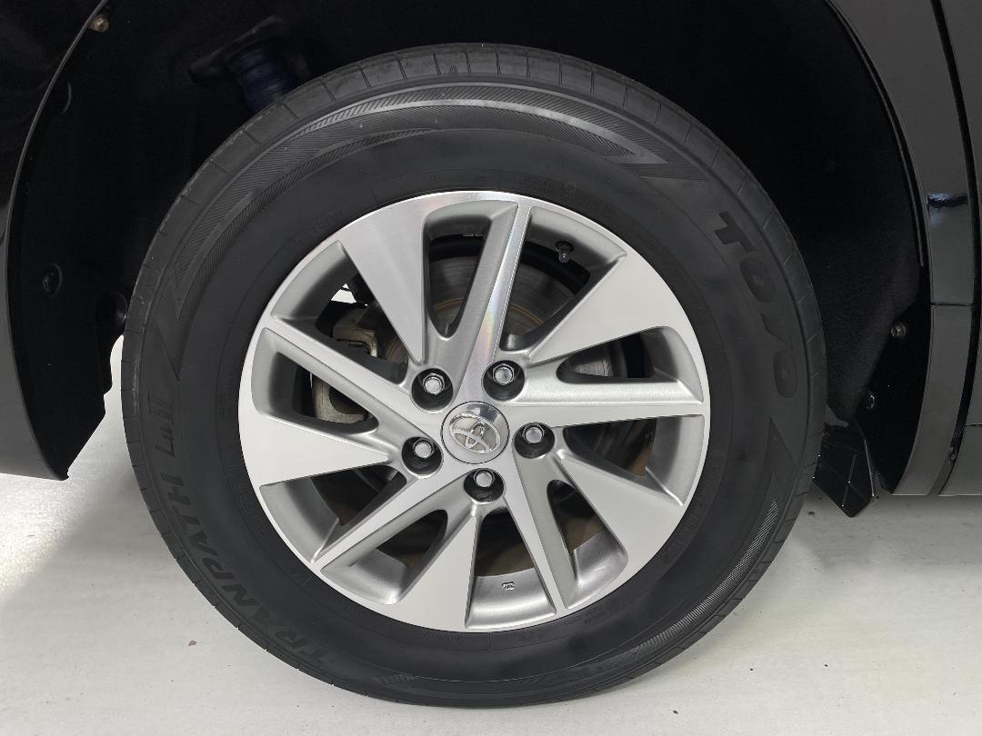 Photo '12' of Toyota Vellfire