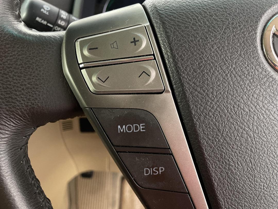 Photo '24' of Toyota Vellfire