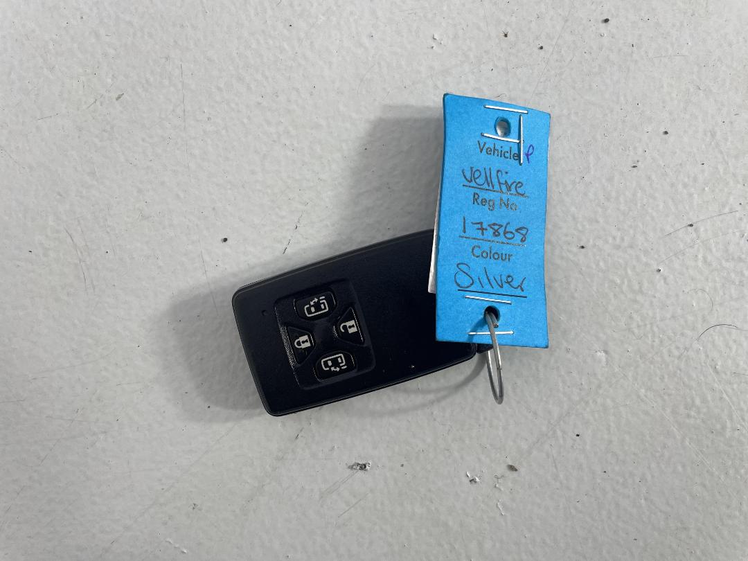 Photo '21' of Toyota Vellfire